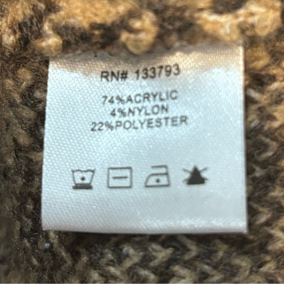 NWT POL “Classy Sassy” cold shoulder sweater - Picture 7 of 7